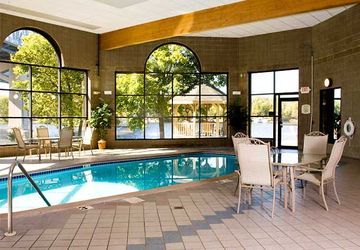 Courtyard Downtown/mississippi Riverfront La Crosse